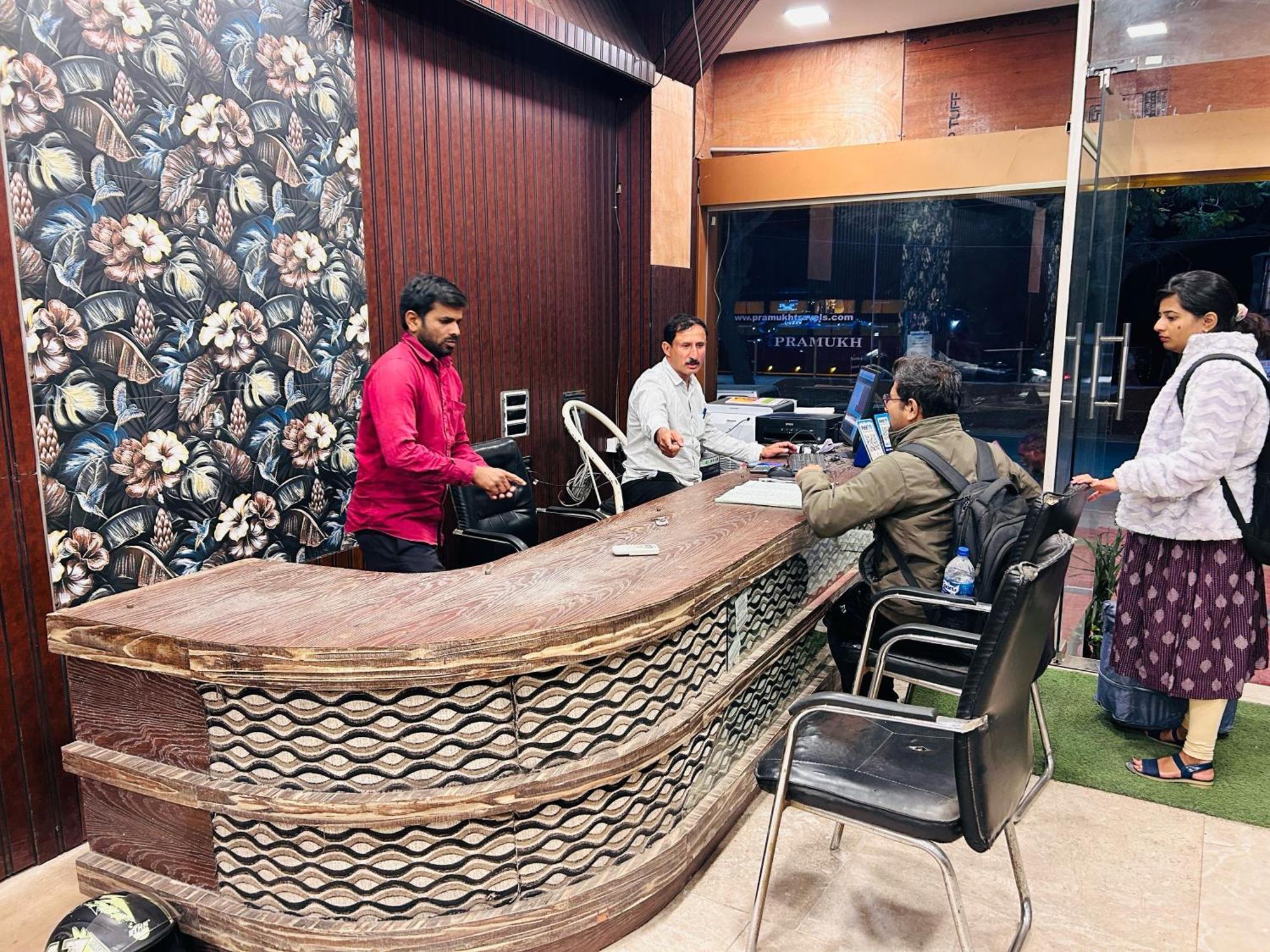 Hotel O Rajdhani Group Of Hotels Mysore Bagian luar foto